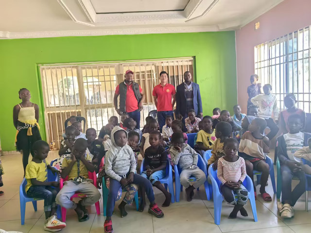 1764832298406871.jpg 以微光点亮希望2.jpg